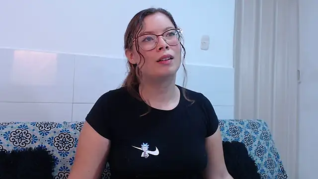 Snapshot of zoewhite2 chatting on September 15, 9:48 pm zoewhite2 online show from September 15, 9:48 pm