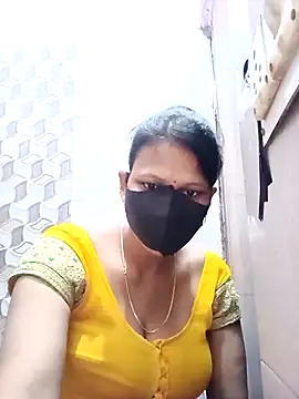 Snapshot of varnika chatting on November 3, 11:55 am varnika online show from November 3, 11:55 am