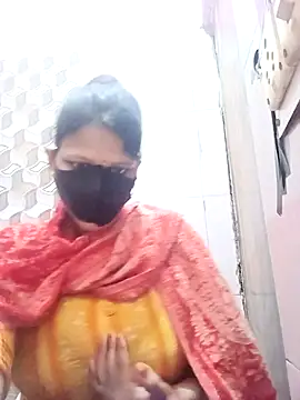 Snapshot of varnika chatting on November 8, 6:35 am varnika online show from November 8, 6:35 am