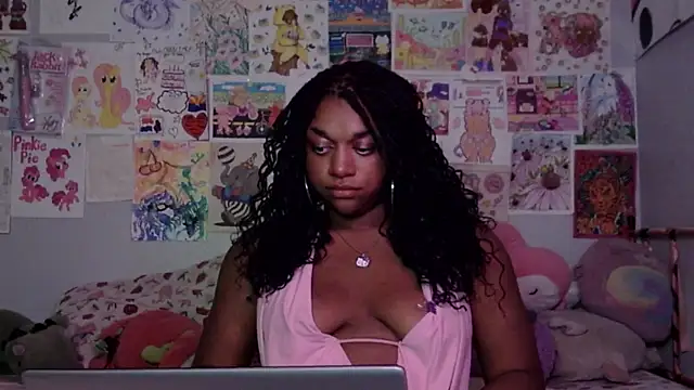 Snapshot of XKimmyGreen chatting on June 25, 4:45 am XKimmyGreen online show from June 25, 4:45 am