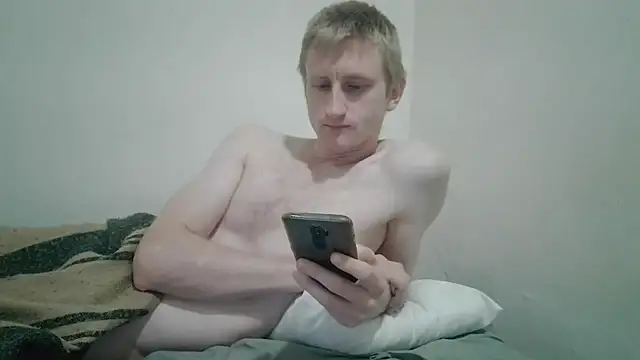 Snapshot of tcute0 chatting on February 1, 9:35 pm tcute0 online show from February 1, 9:35 pm