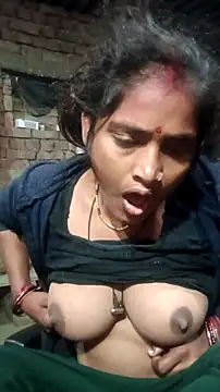 Guriya0076 online show from February 6, 9:29 pm