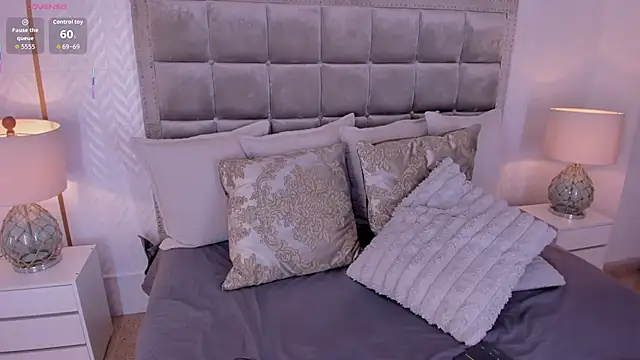 lucianacohelo online show from November 4, 8:52 pm