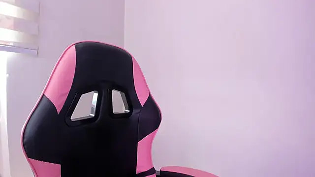 Arianna Jannes online show from March 7, 4:15 pm