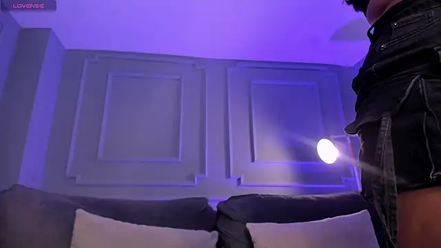 Snapshot of AmbarJames_ chatting on February 2, 12:15 pm AmbarJames online show from February 2, 12:15 pm