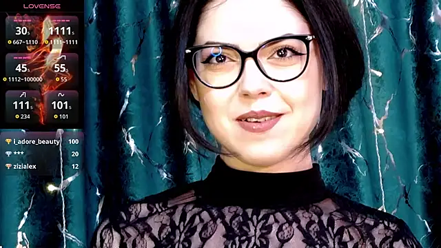 KaylaLewys online show from February 12, 6:36 pm