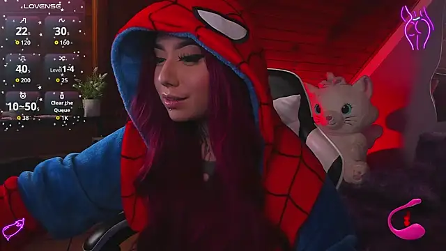 Snapshot of _Morrigan_ chatting on November 28, 8:50 am Morrigan online show from November 28, 8:50 am