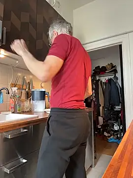 SexyLeon8 online show from April 7, 7:31 am