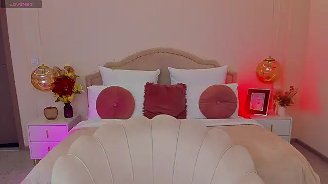 MilaMour online show from April 21, 6:34 pm