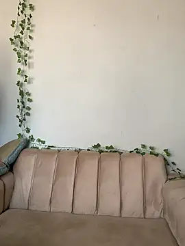 StrawberryXpeach online show from April 2, 11:19 am