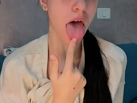 Pisypussy online show from October 21, 7:20 am