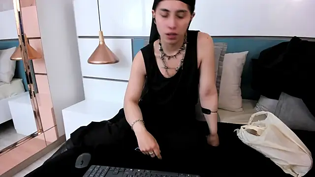 Ashkoreh online show from March 12, 10:49 pm