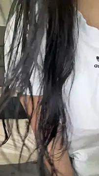 LilMisIndianx online show from March 1, 8:16 am