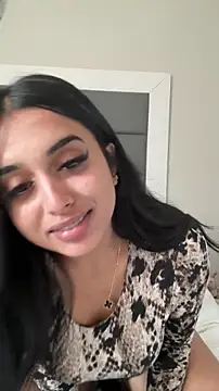 LilMisIndianx online show from March 27, 1:22 pm