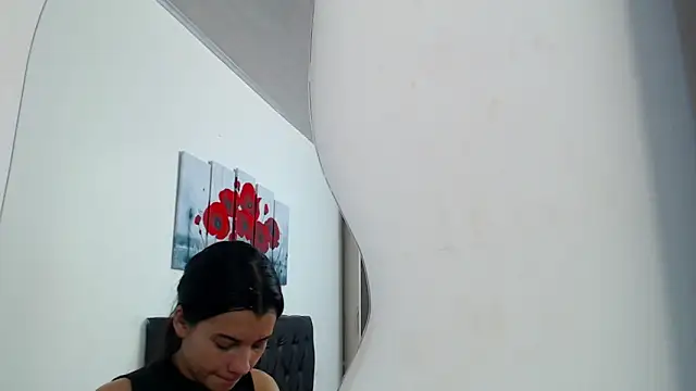 Snapshot of pinky_f00x chatting on October 31, 8:21 pm pinky f00x online show from October 31, 8:21 pm