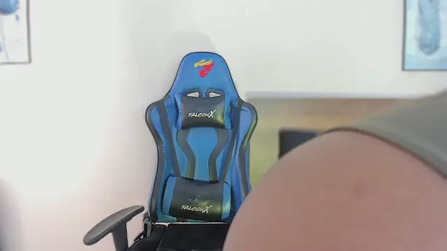 Snapshot of Niicol_Jenner chatting on February 12, 4:51 am Niicol Jenner online show from February 12, 4:51 am