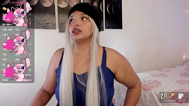 chloe kisses online show from May 29, 11:41 am