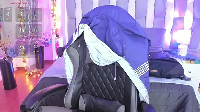 Snapshot of Adaara_Rey chatting on November 28, 7:49 pm Adaara Rey online show from November 28, 7:49 pm