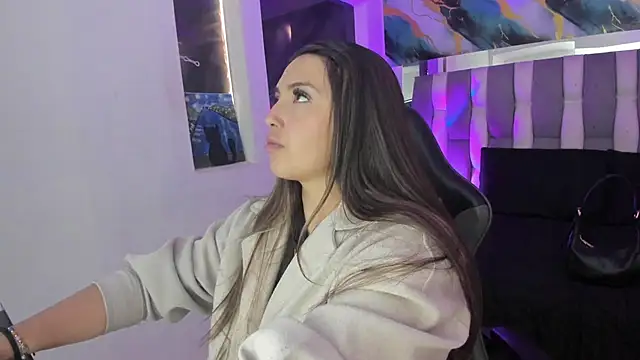 Snapshot of Adaara_Rey chatting on December 19, 4:25 pm Adaara Rey online show from December 19, 4:25 pm