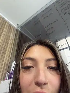 Snapshot of Adaara_Rey chatting on February 28, 8:32 pm Adaara Rey online show from February 28, 8:32 pm