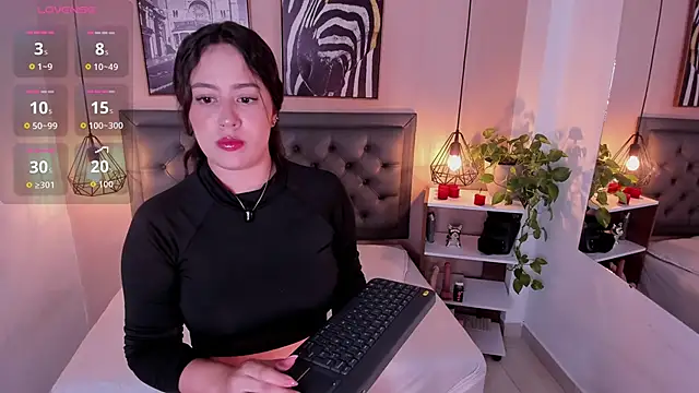 Snapshot of aisha_duque chatting on October 6, 7:44 pm aisha duque online show from October 6, 7:44 pm