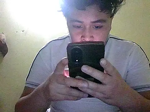 Snapshot of jorgexsuil2hh chatting on March 13, 11:44 pm jorgexsuil2hh online show from March 13, 11:44 pm