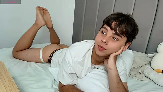 Snapshot of nico_leroy chatting on September 17, 10:33 pm nico leroy online show from September 17, 10:33 pm