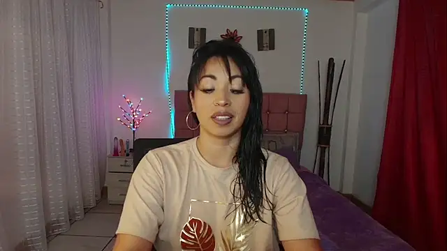 hannagomez 24 online show from February 13, 11:45 pm