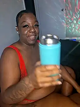 Thickkemzz41 online show from September 23, 11:41 pm