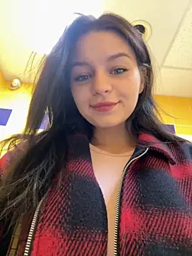 Snapshot of Cum_girlss chatting on September 13, 4:01 am Cum girlss online show from September 13, 4:01 am