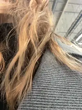 Snapshot of Cum_girlss chatting on October 16, 5:52 am Cum girlss online show from October 16, 5:52 am