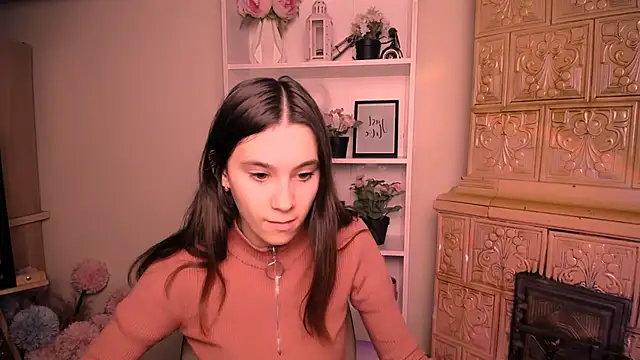 RosaRay  online show from April 17, 6:05 am