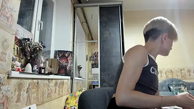 Snapshot of WatsonMi chatting on September 8, 2:38 pm WatsonMi online show from September 8, 2:38 pm