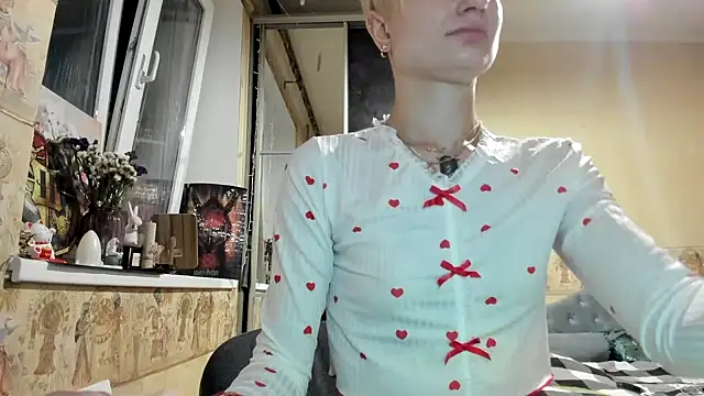 Snapshot of WatsonMi chatting on September 14, 3:00 pm WatsonMi online show from September 14, 3:00 pm