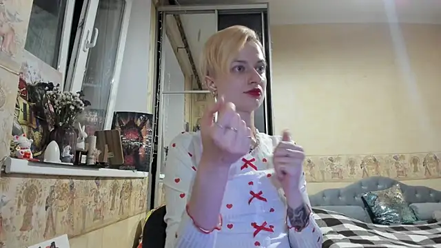 Snapshot of WatsonMi chatting on September 19, 3:13 pm WatsonMi online show from September 19, 3:13 pm