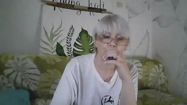 Snapshot of Catty_Lady chatting on November 12, 5:57 pm Catty Lady online show from November 12, 5:57 pm