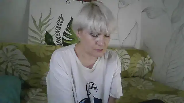 Snapshot of Catty_Lady chatting on November 17, 6:35 pm Catty Lady online show from November 17, 6:35 pm