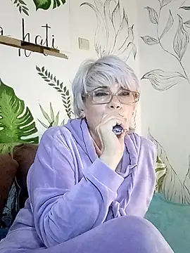 Catty Lady online show from February 2, 7:12 pm