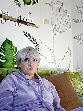 Catty Lady online show from February 7, 8:45 pm