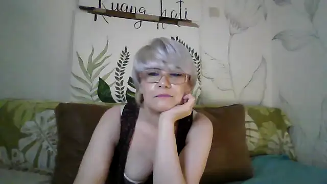 Catty Lady online show from March 15, 7:53 pm