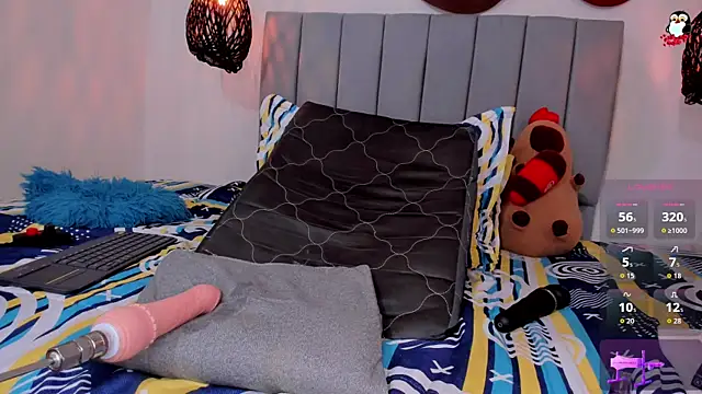 luna lobooo online show from April 6, 4:46 am