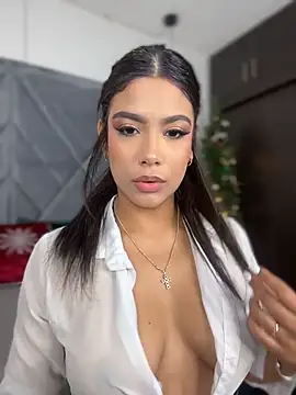 Snapshot of OneInAMillionXXX chatting on December 14, 3:06 pm OneInAMillionXXX online show from December 14, 3:06 pm