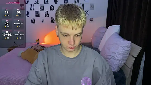 Snapshot of olivertasty chatting on October 22, 4:40 pm olivertasty online show from October 22, 4:40 pm