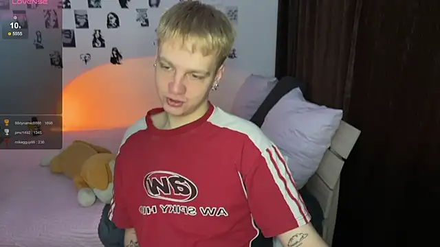 Snapshot of olivertasty chatting on October 28, 10:41 am olivertasty online show from October 28, 10:41 am