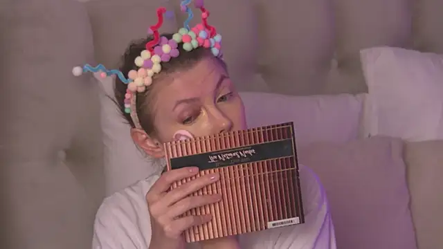 miamunn online show from July 18, 8:01 pm
