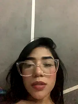 Snapshot of ElaRose_12 chatting on November 1, 10:45 pm ElaRose 12 online show from November 1, 10:45 pm