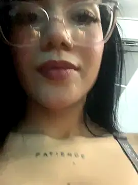 Snapshot of ElaRose_12 chatting on November 4, 7:24 pm ElaRose 12 online show from November 4, 7:24 pm