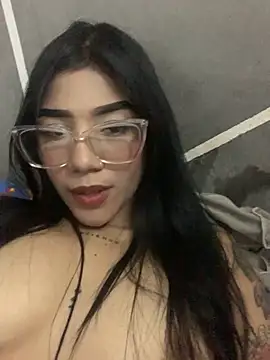 Snapshot of ElaRose_12 chatting on November 6, 5:14 pm ElaRose 12 online show from November 6, 5:14 pm