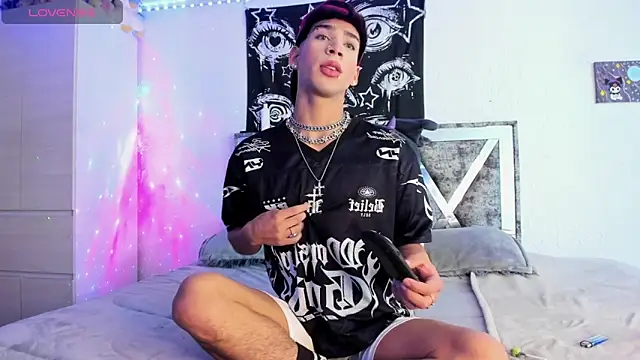 Snapshot of Dark_Boy26 chatting on October 8, 9:12 pm Dark Boy26 online show from October 8, 9:12 pm