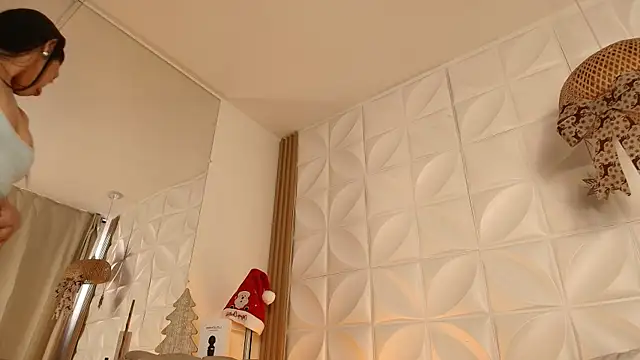 ana riveros online show from December 19, 8:27 pm